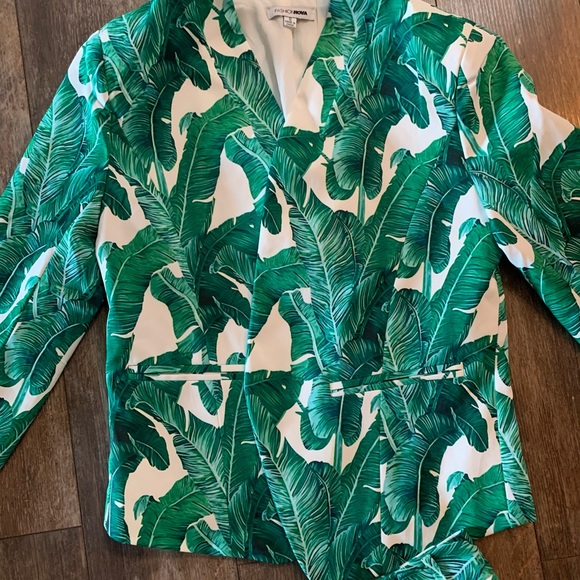 Palm leaf jacket and short set - Picture 2 of 3